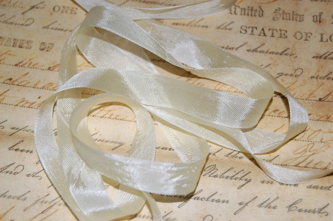 Creamy Custard Vintage Seam Binding Ribbon