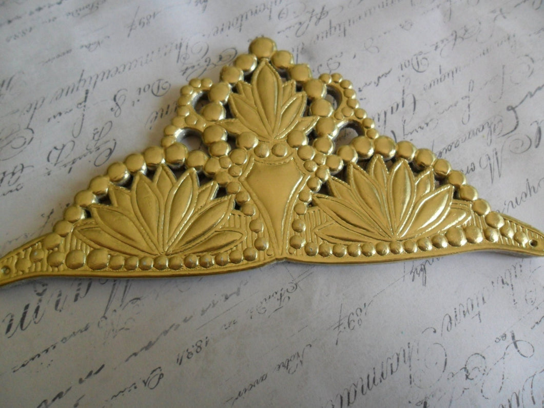 Royal Embossed Gold Foil German Dresden Scrap Crown approx 3.5 x 6.5