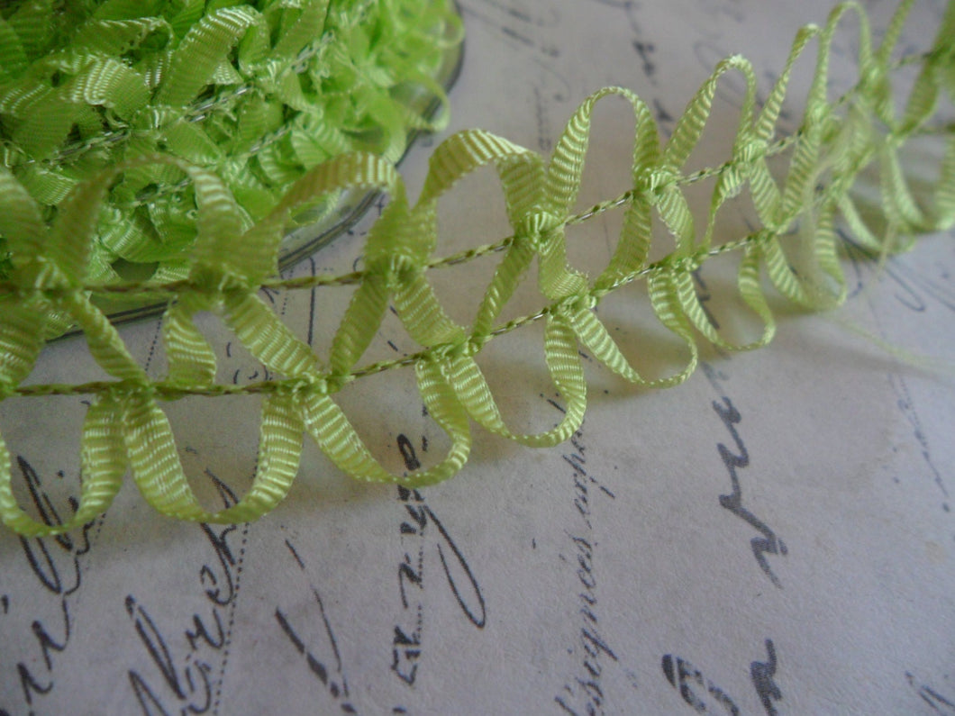Looped Loose Braid with Wired Ribbon in Spring Green.  approx 1 inch wide