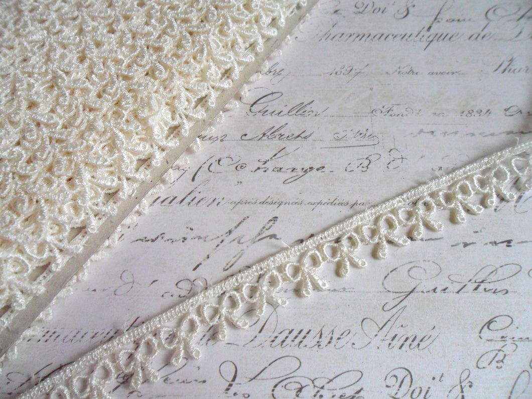 Beautiful Bows Ivory Venise Lace Trim - Approx 5/8 inch wide