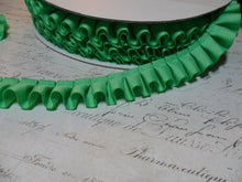 Load image into Gallery viewer, Spring Green Grosgrain Box Pleat  Ruffle Trim 7/8 inch
