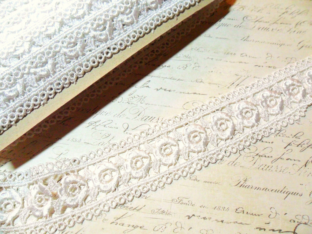 Beautifully Detailed Classic White Venise Lace Trim with Flowers Inset, approx 2.25 inches wide
